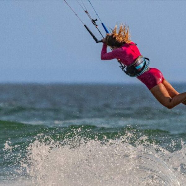 Ana Silva Kitesurf jump